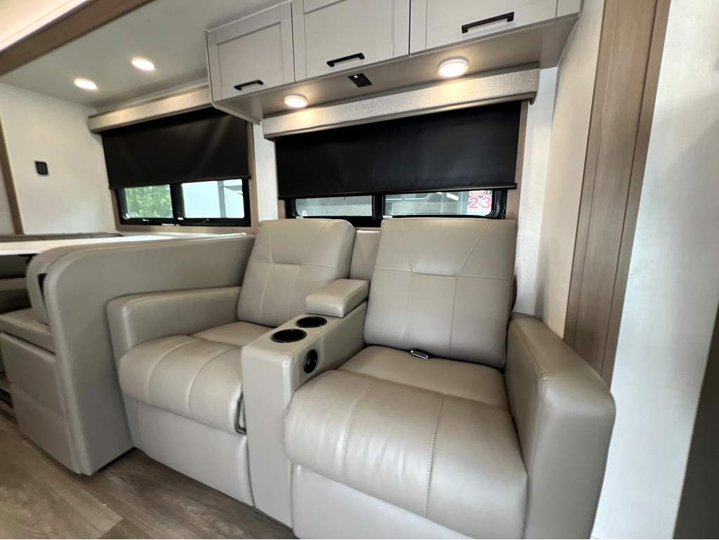 2027 JAYCO GREYHAWK 29MV - Image 7