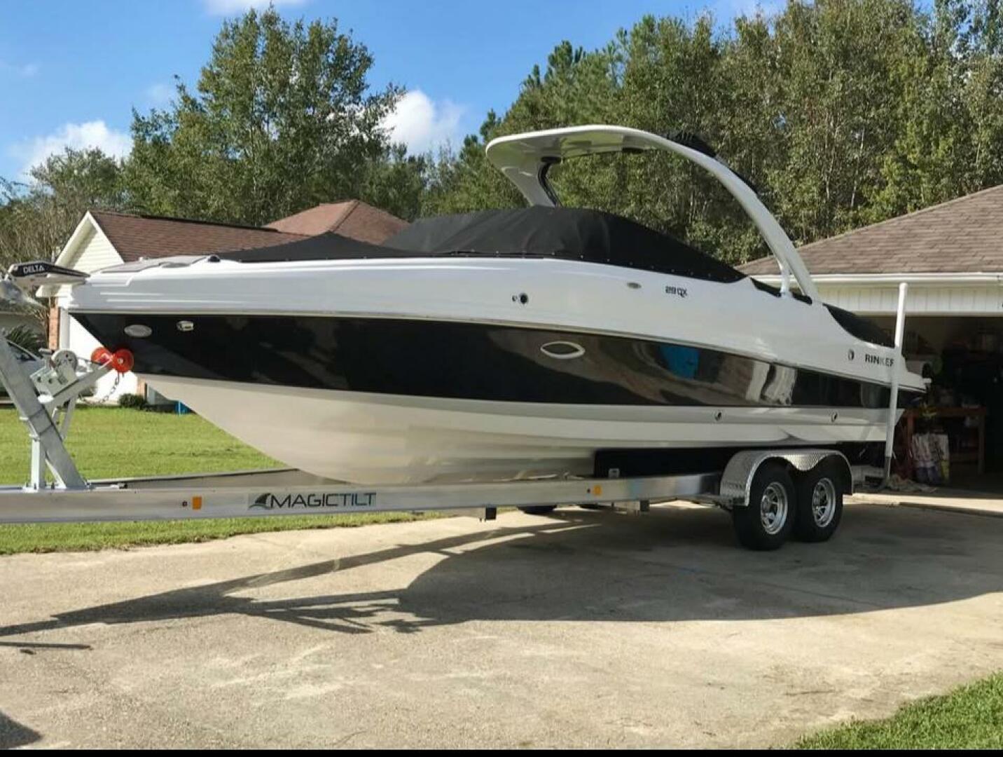 2018 Rinker 29QX - Image 23