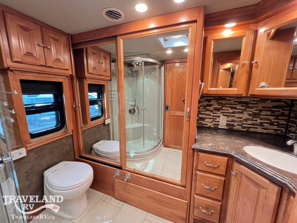 2015 Tiffin Phaeton 42 LH - Image 40