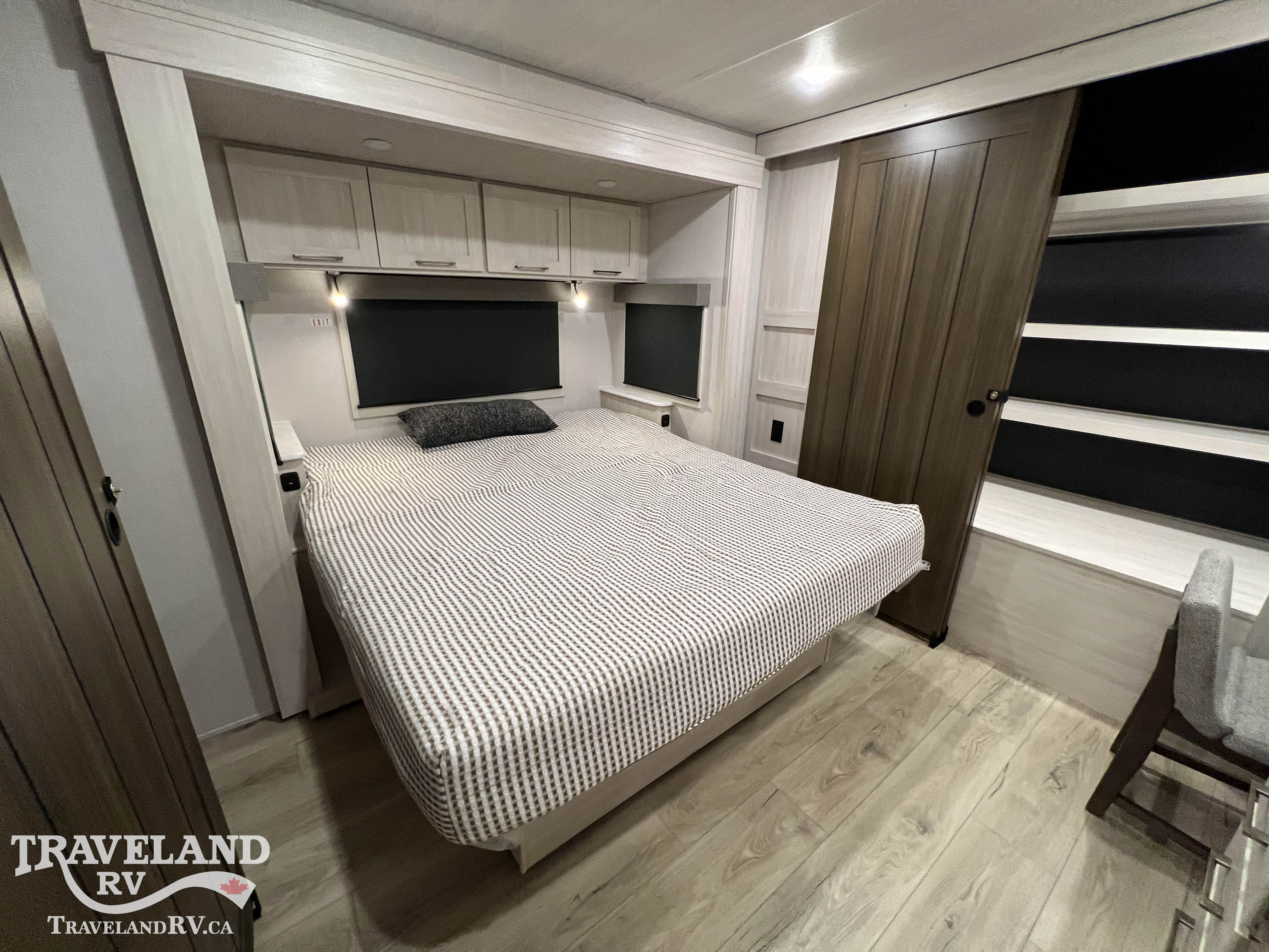 2026 Forest River Grand Surveyor 305RLBS - Image 30