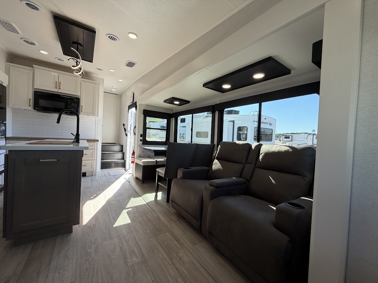 2027 JAYCO EAGLE 29RLC - Image 13