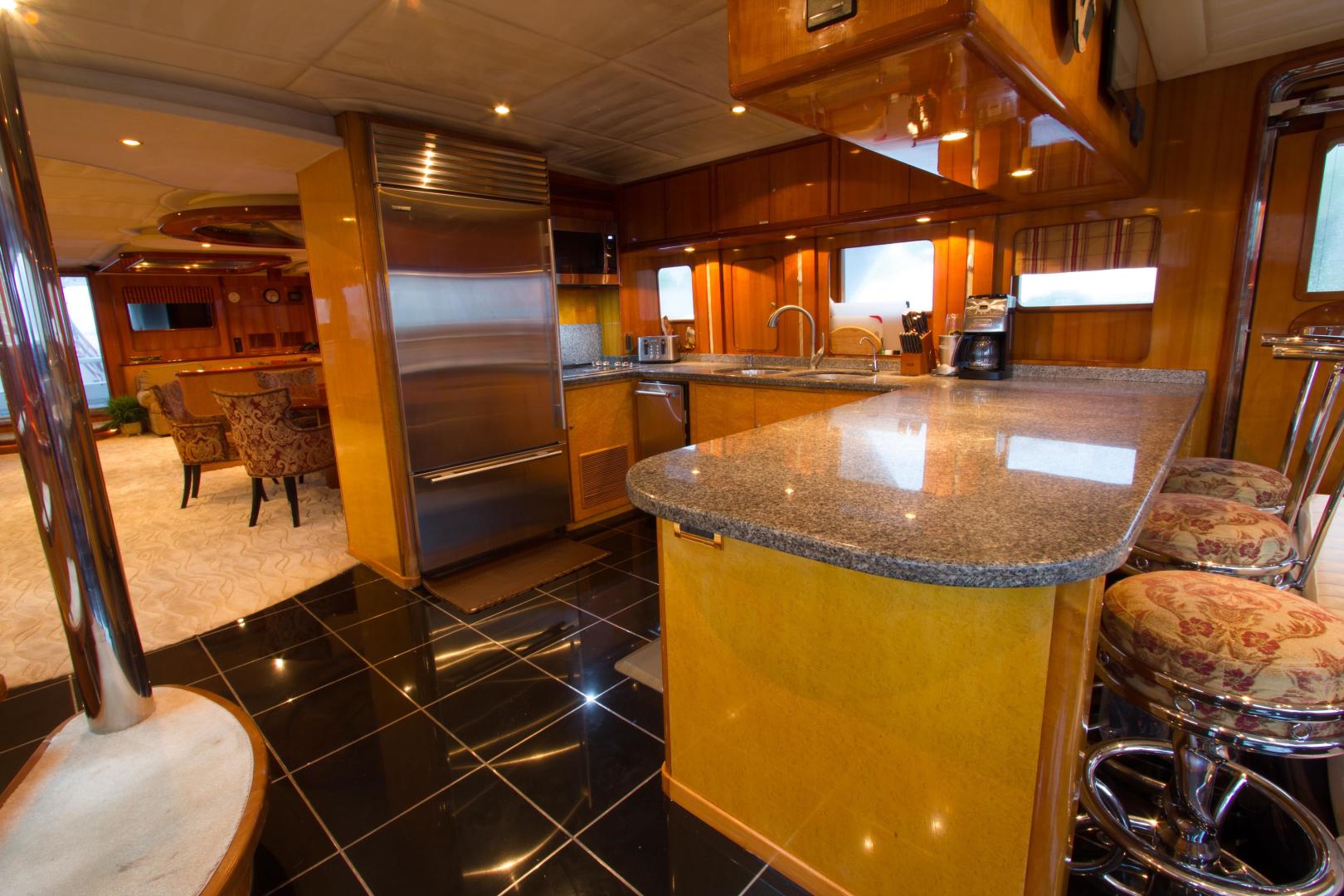 2002 President 100 Motor Yacht - Image 13