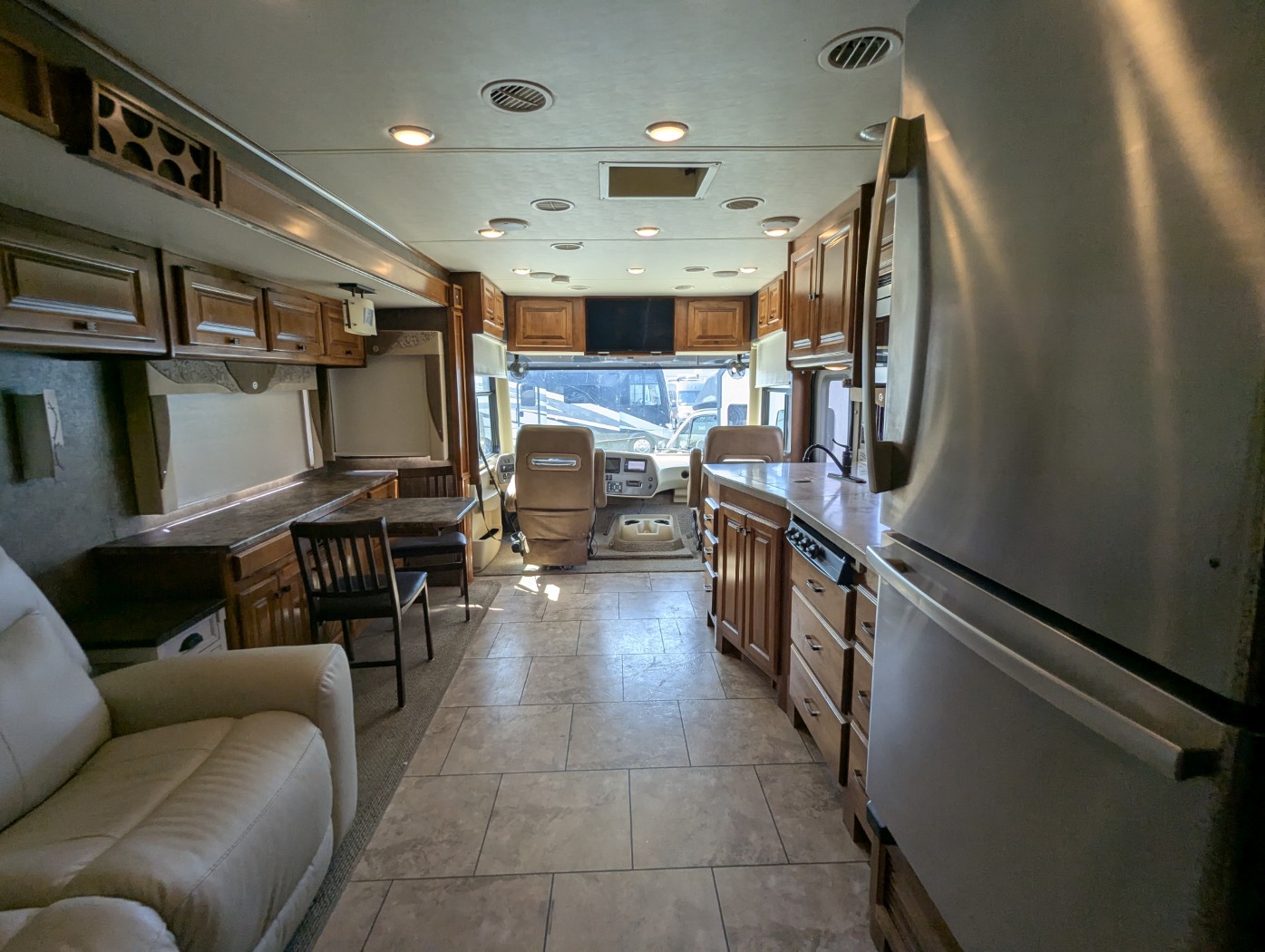 2014 Tiffin Allegro 36 LA - Image 41