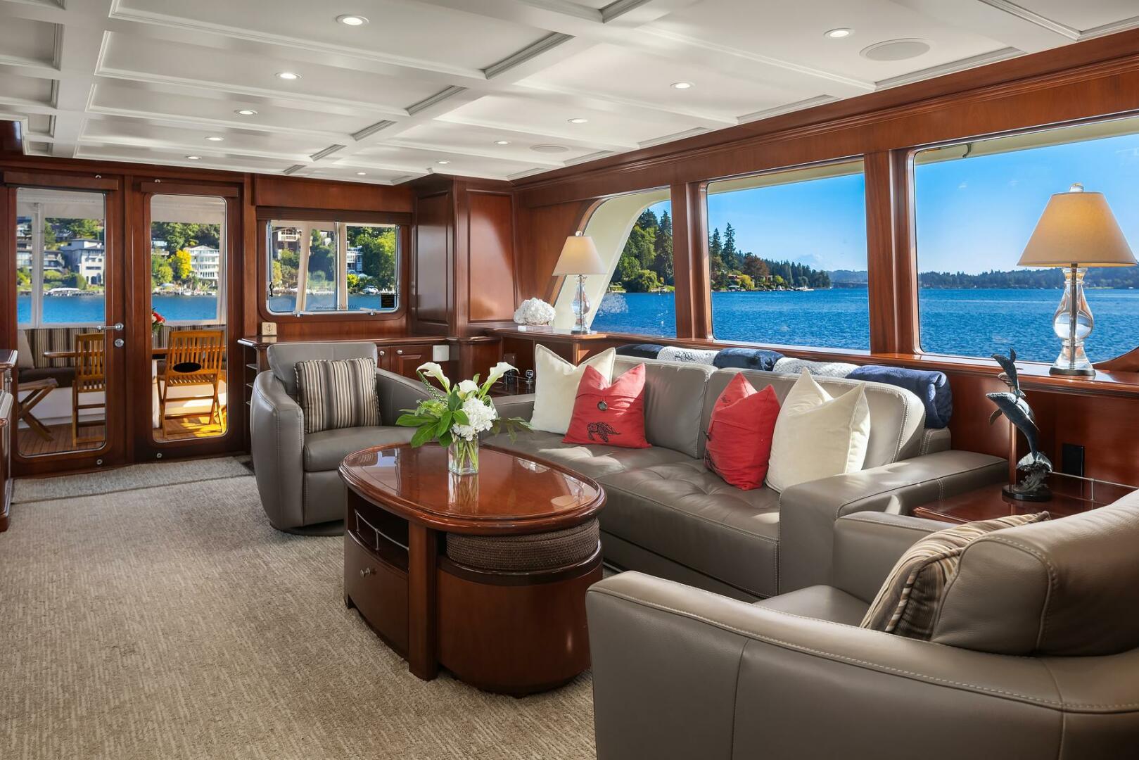 2001 Rayburn Custom Yachts Flush Deck - Image 10