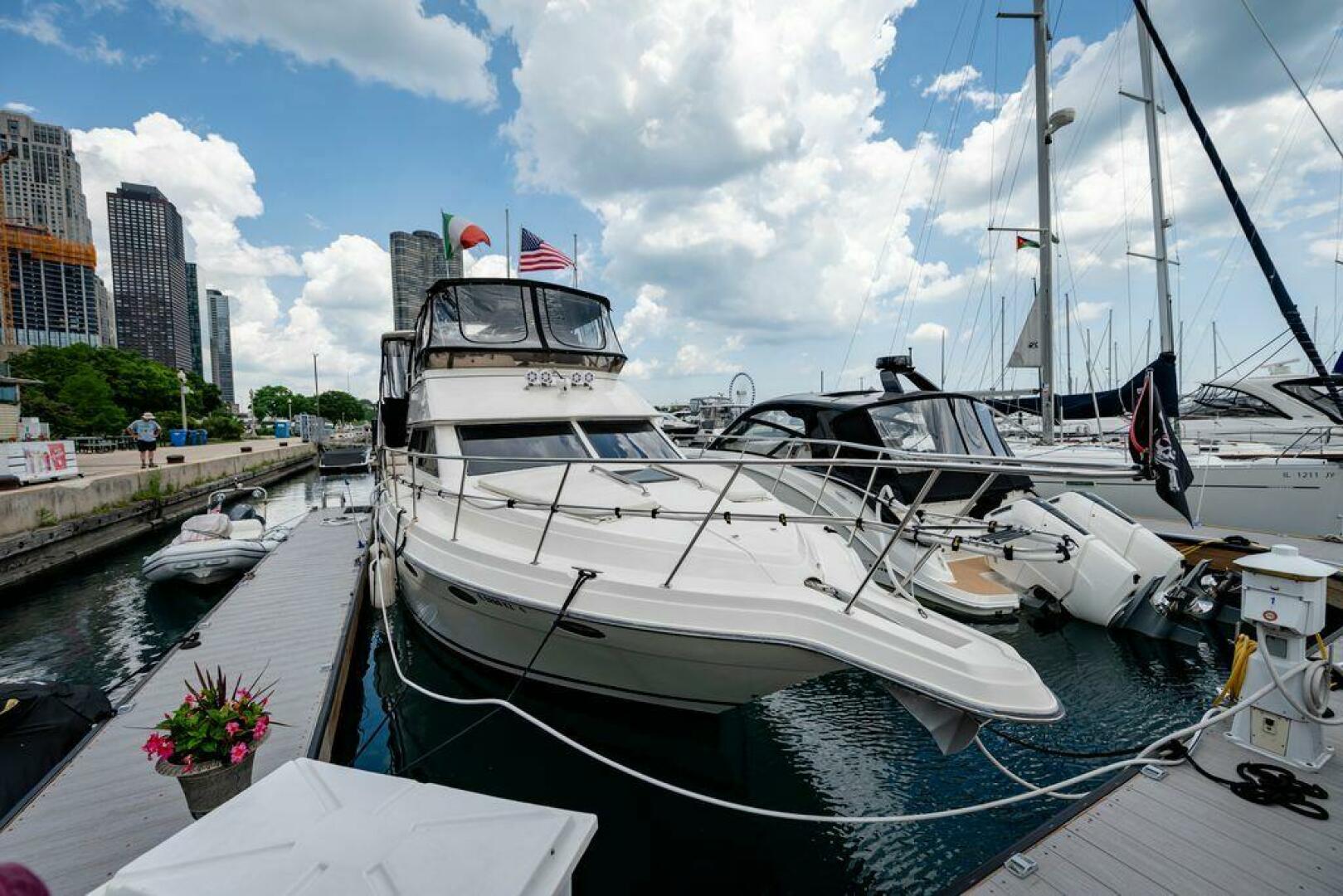 1991 Cruisers Yachts 3850 Aft Cabin - Image 6