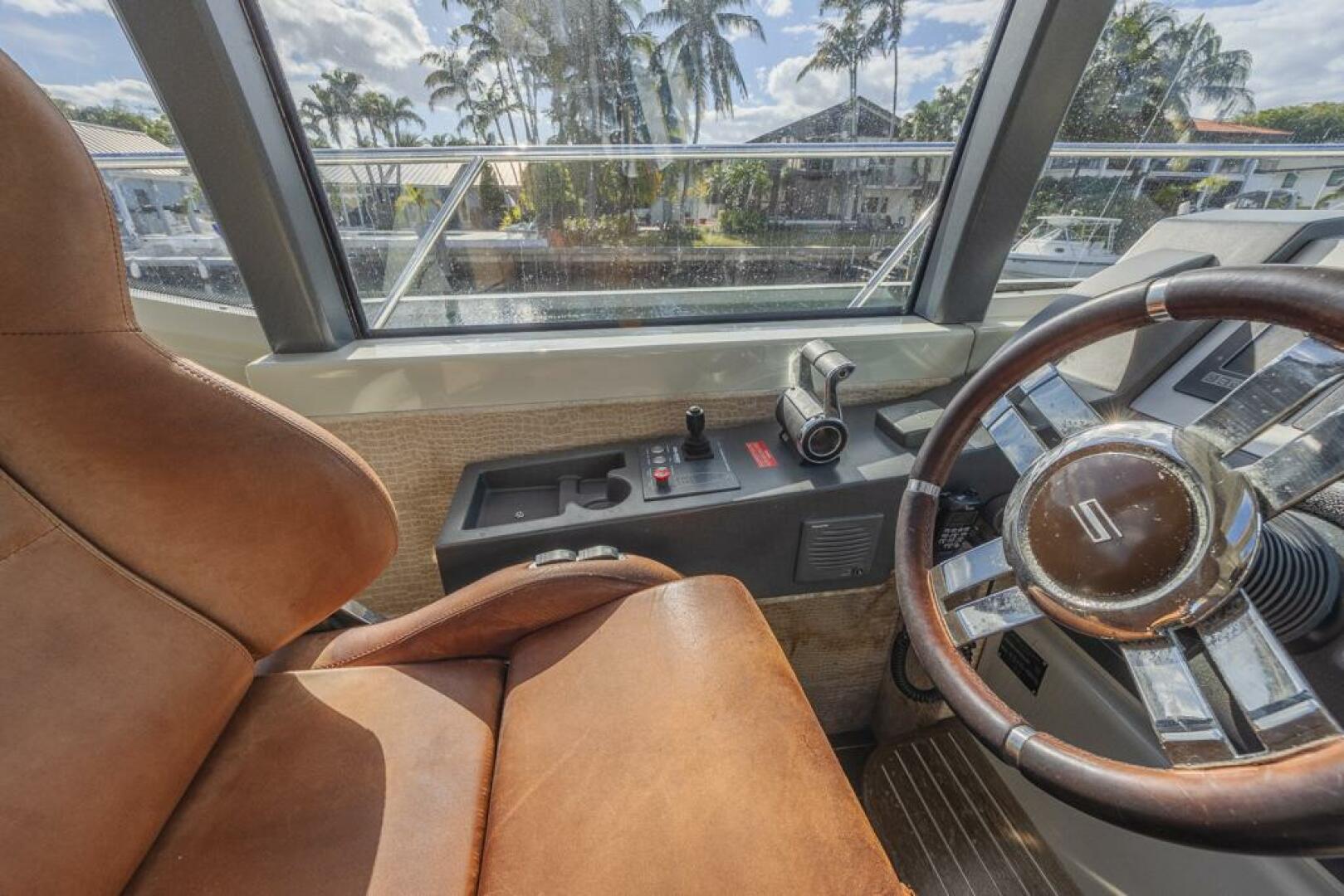 2009 Azimut 68S - Image 14