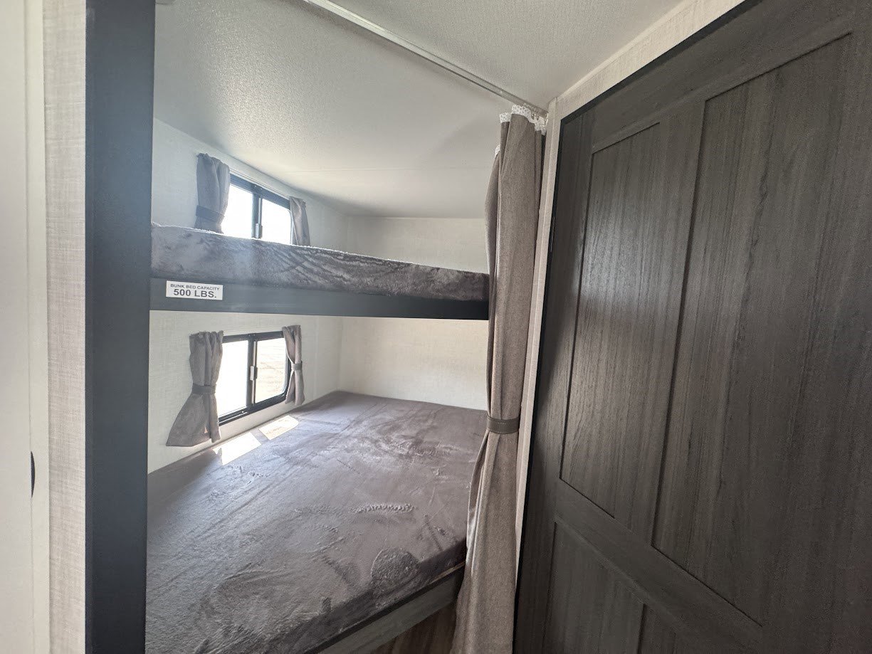 2026 VENTURE RV STRATUS 211VBH - Image 20