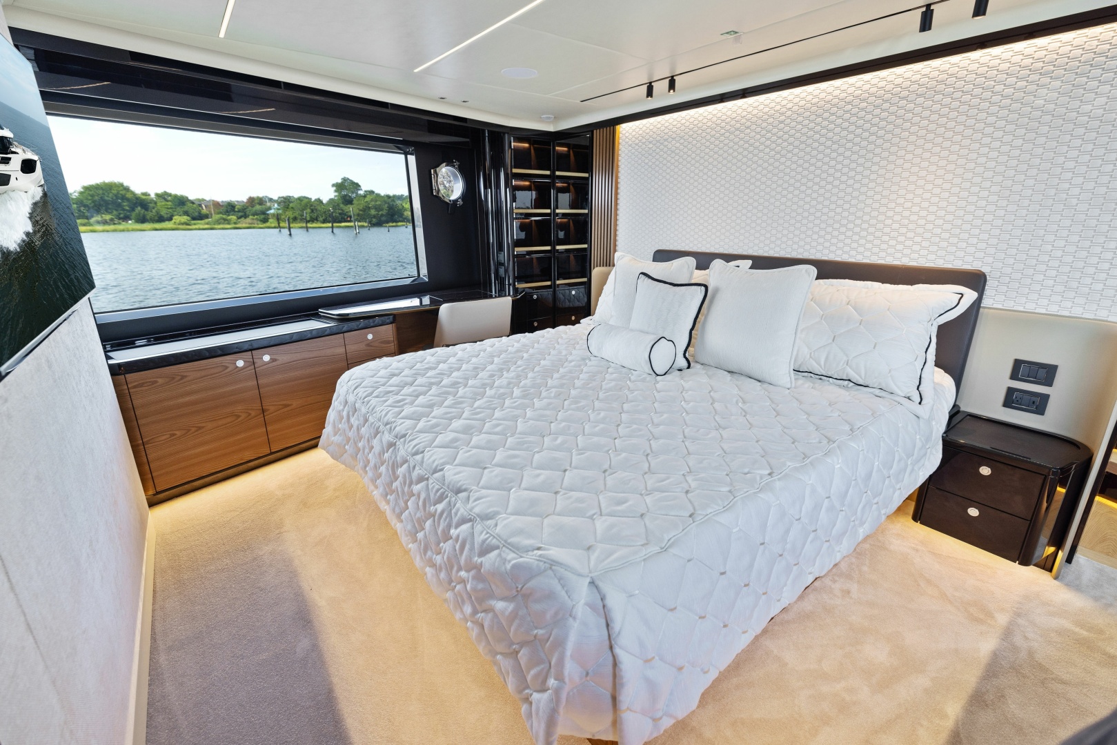 2024 Absolute Navetta 64 - Image 62