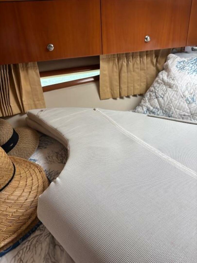 2006 Carver 43 Motor Yacht - Image 74