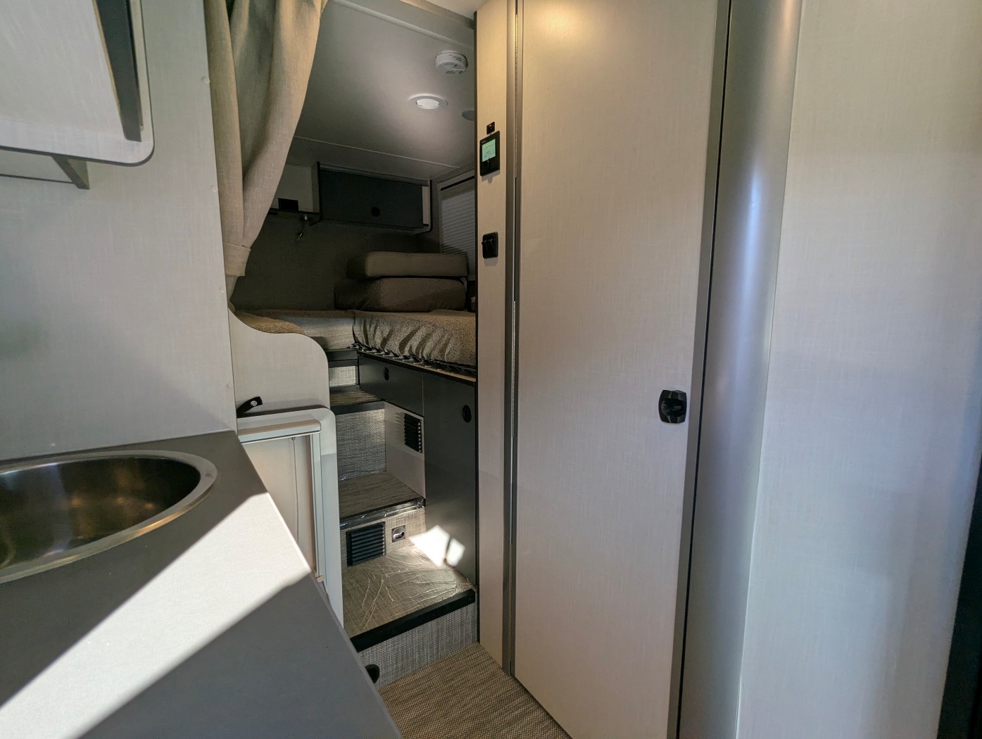 2026 Winnebago EKKO Sprinter 23B AWD - ATH Edition - Image 16