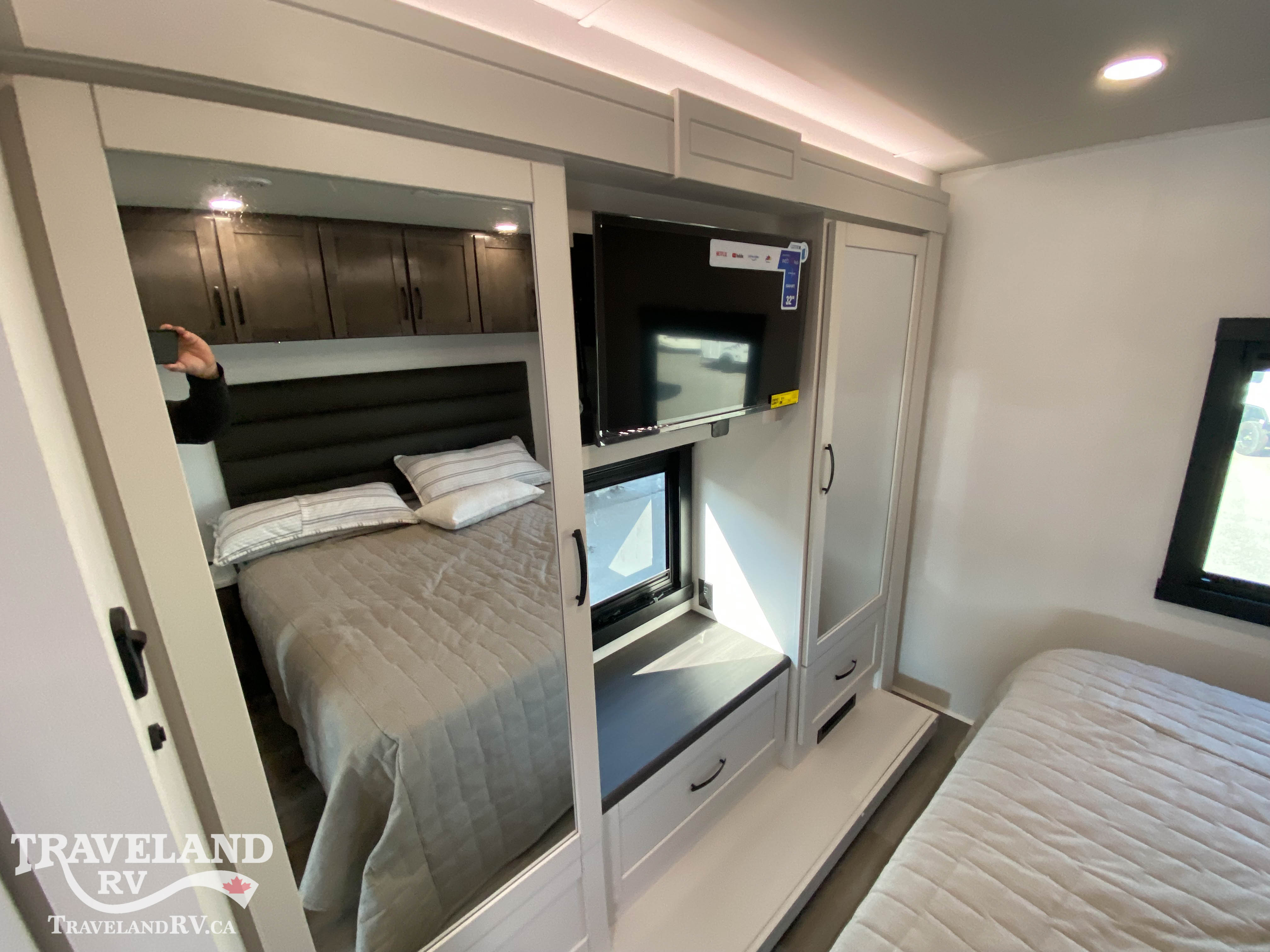 2026 Entegra Coach Vision XL 34G - Image 23