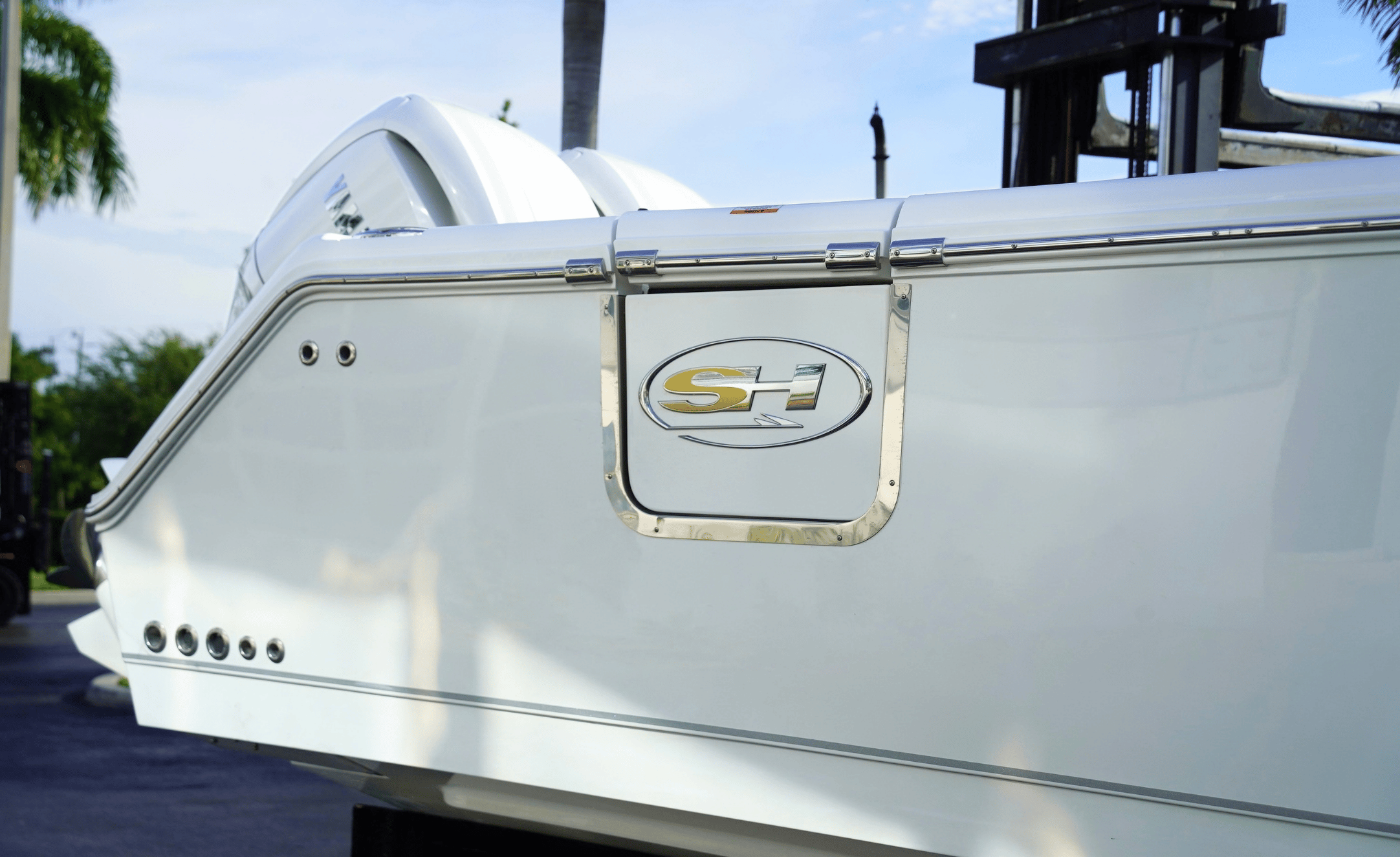 2027 SEA HUNT ULTRA 305SE - Image 7