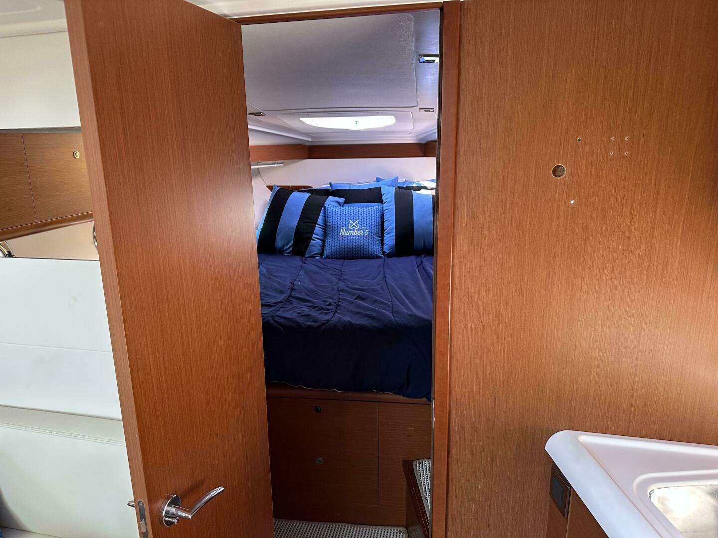 2013 BENETEAU 50 GRAN TURISMO Base - Image 15