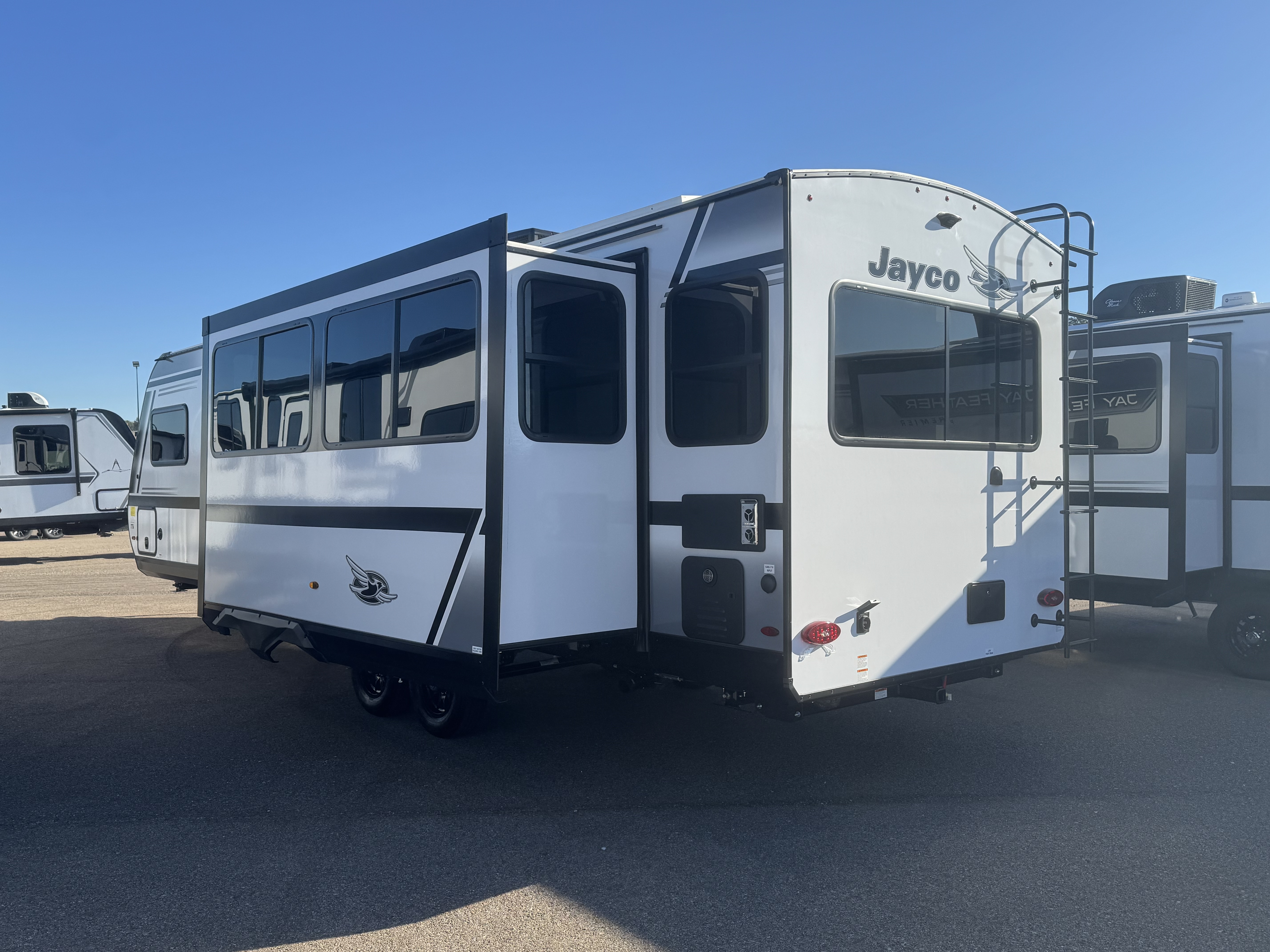 2027 JAYCO JAY FEATHER 27MK - Image 3