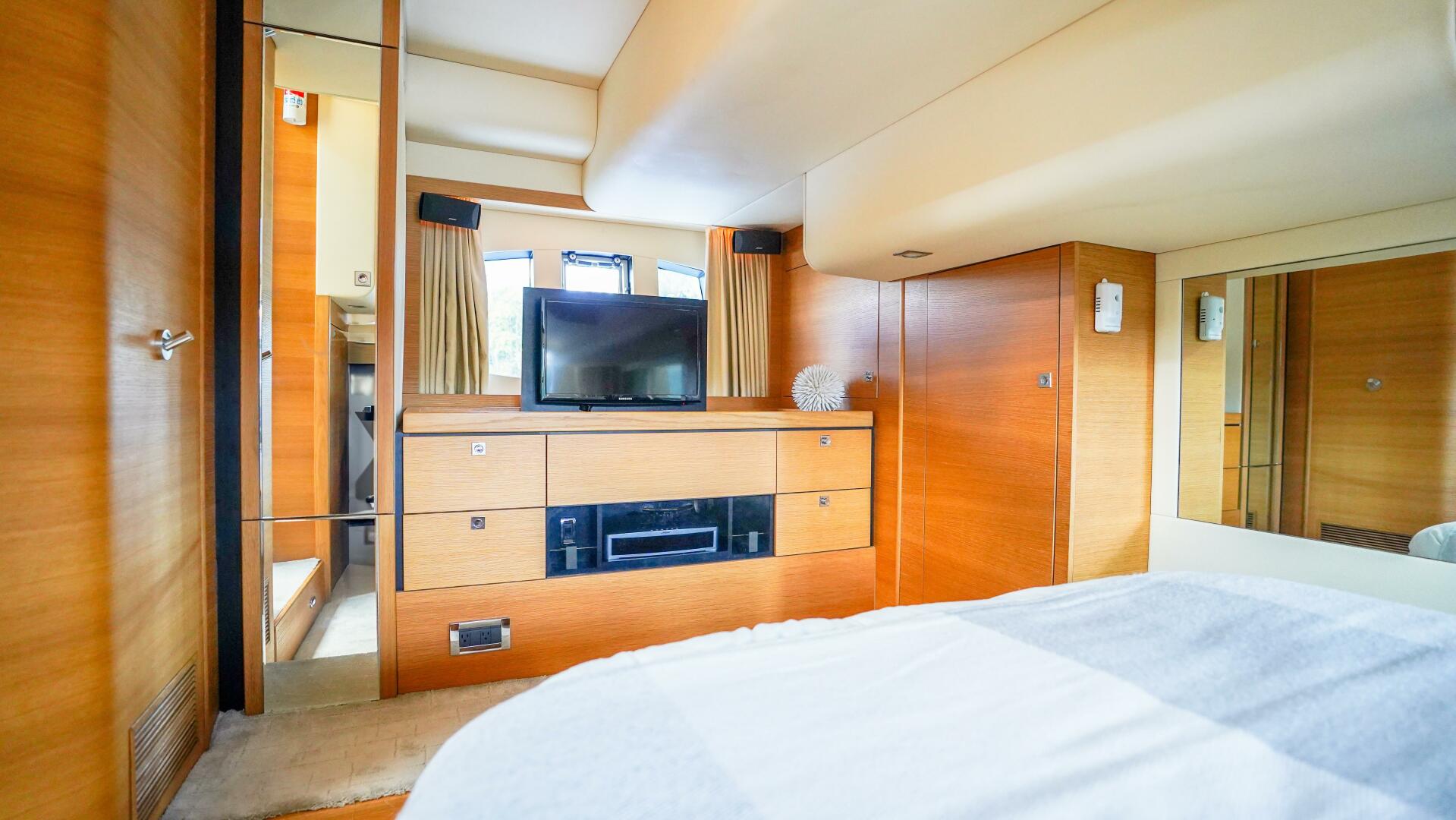 2009 Fairline - Image 29