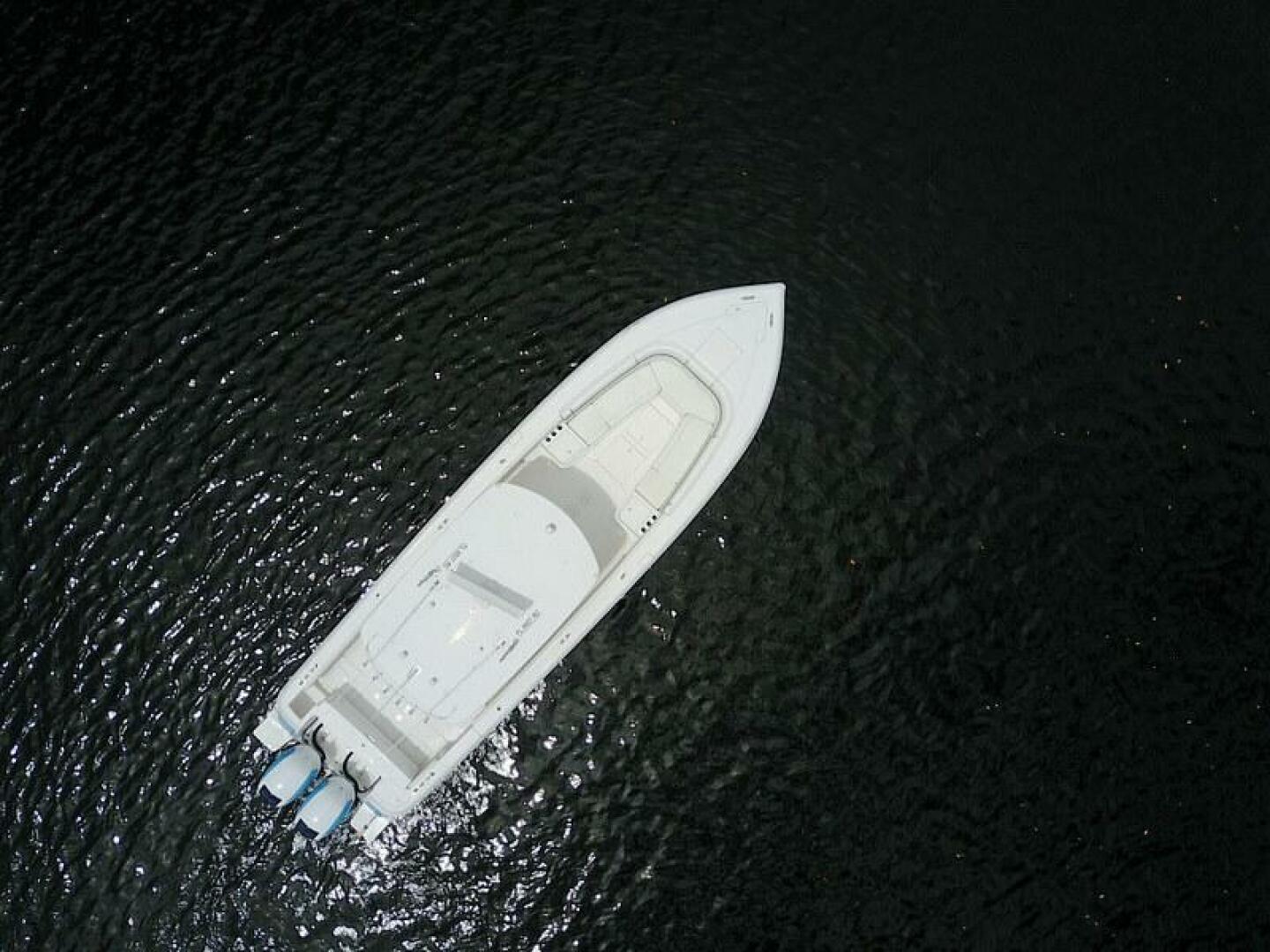 2015 Intrepid 375 Center Console - Image 5
