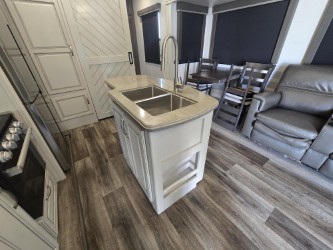 2021 KEYSTONE COUGAR 357UMR - Image 8