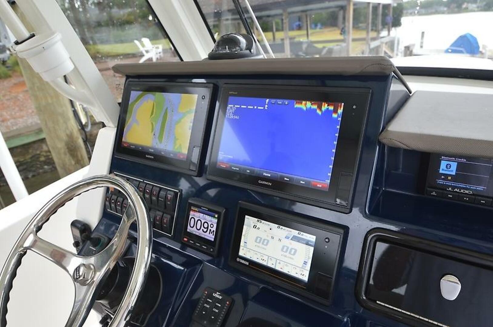 2019 PURSUIT S 288 Sport Base - Image 25