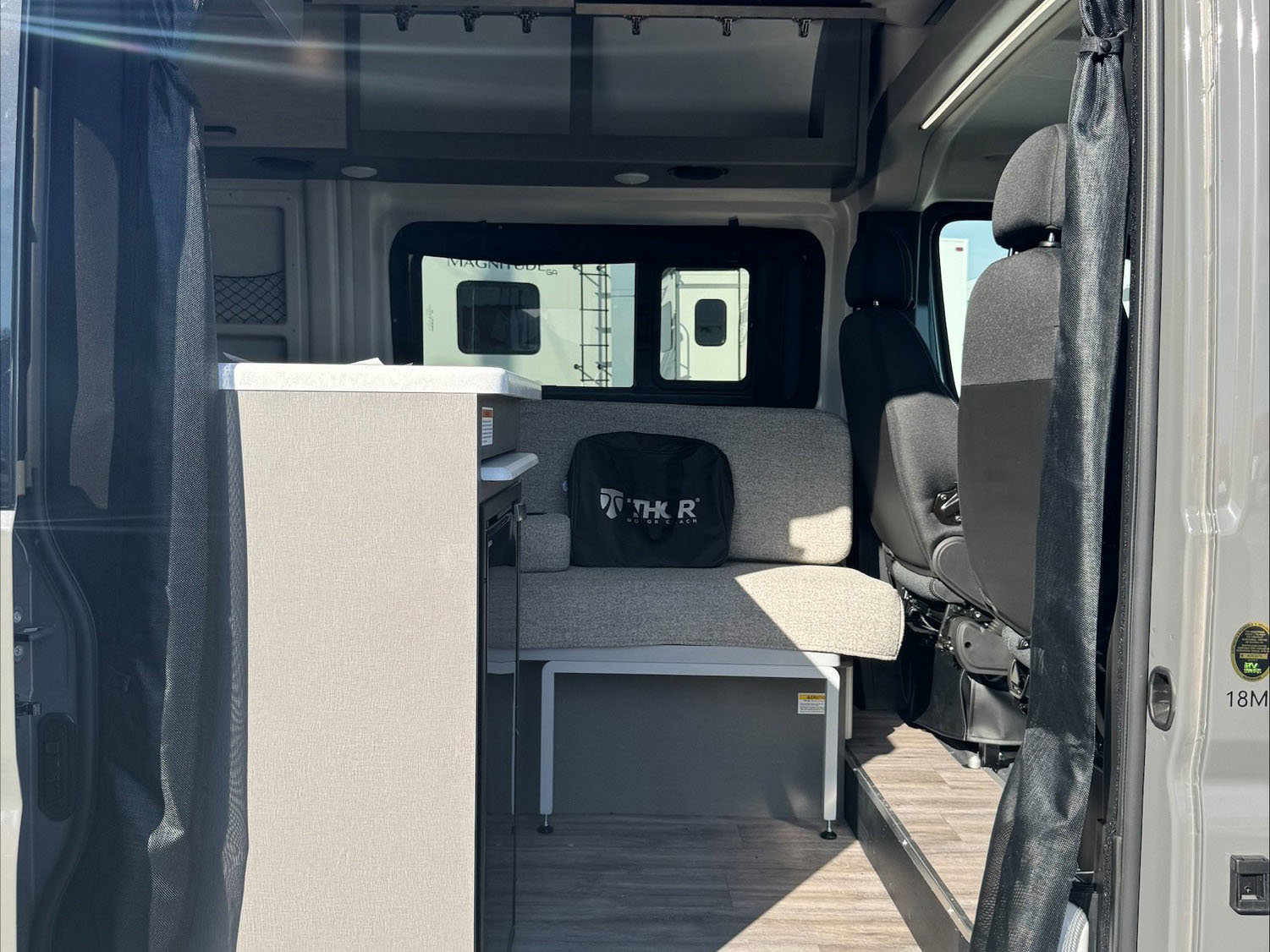 2026 THOR MOTOR COACH RIZE 18MS - Image 18