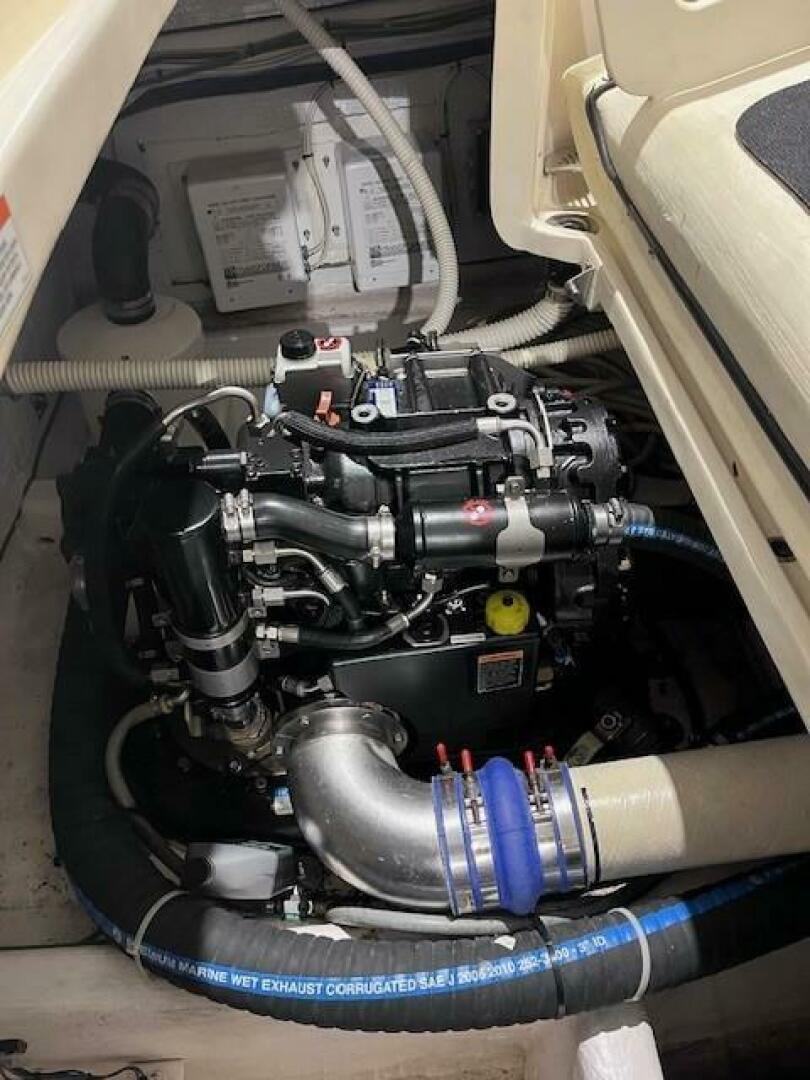 2011 Sabre 40 Sedan - Image 25