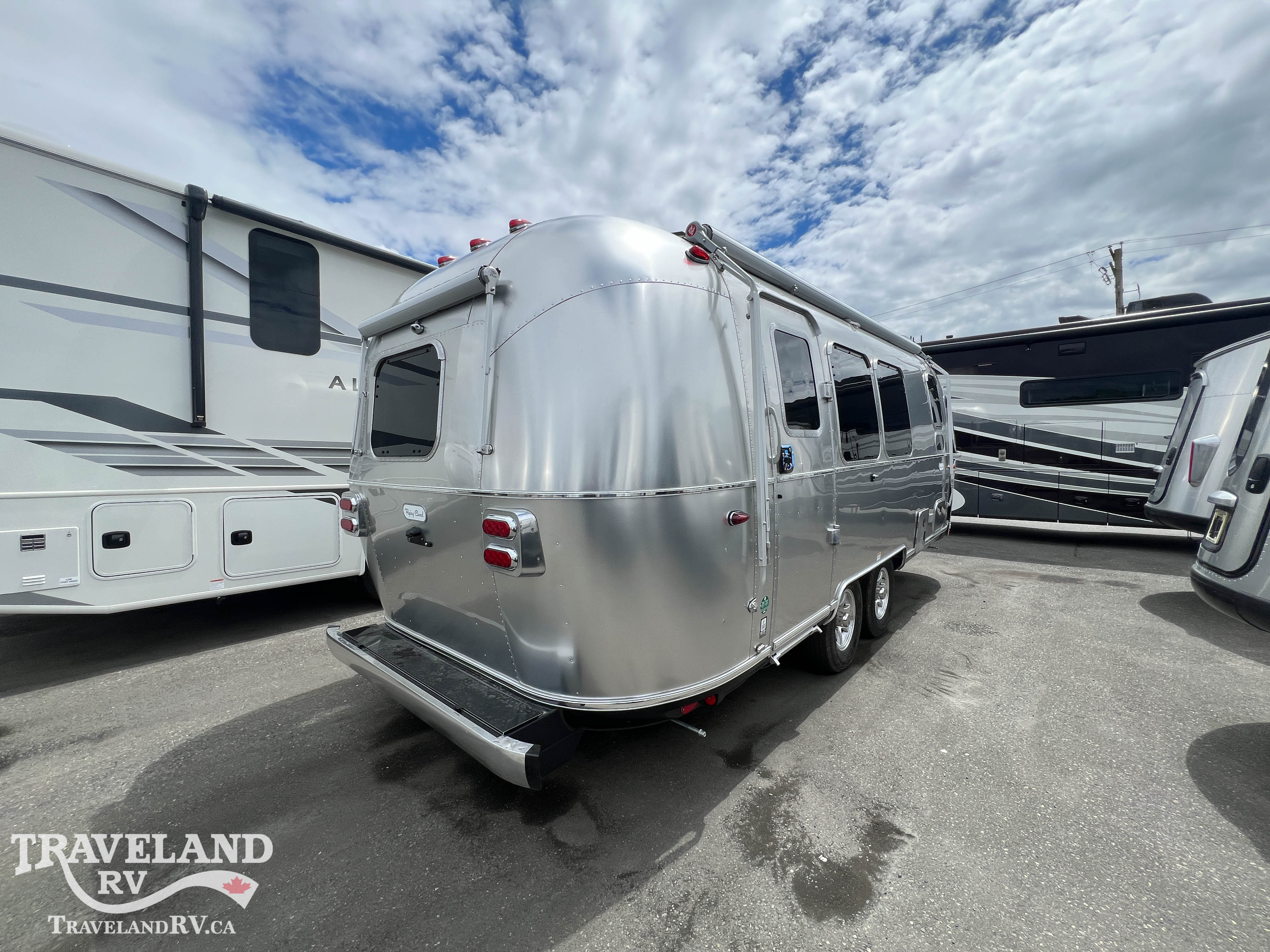2026 Airstream Flying Cloud 23FBT - Image 8