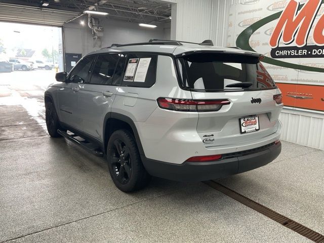 2023 Jeep Grand-Cherokee-L Laredo Altitude 4x4 - Image 5