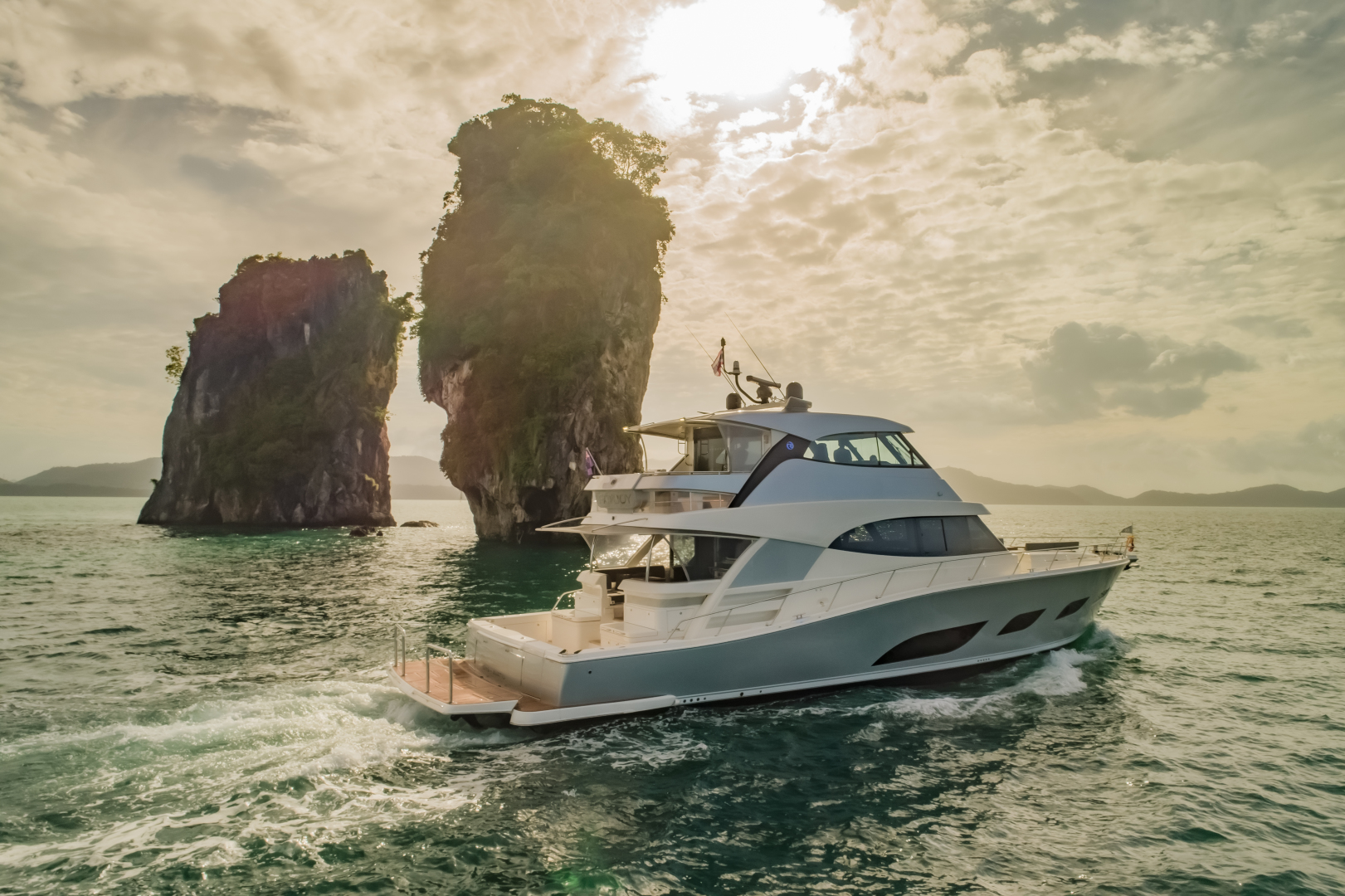 2019 Riviera 68 Sport Motor Yacht - Image 4