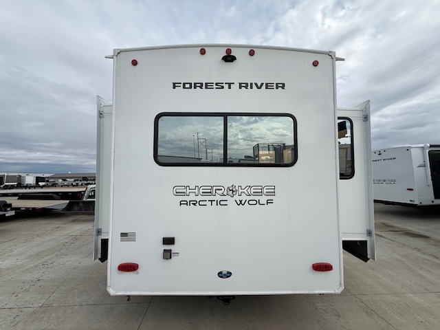 2026 CHEROKEE ARCTIC WOLF 289PANO - Image 4