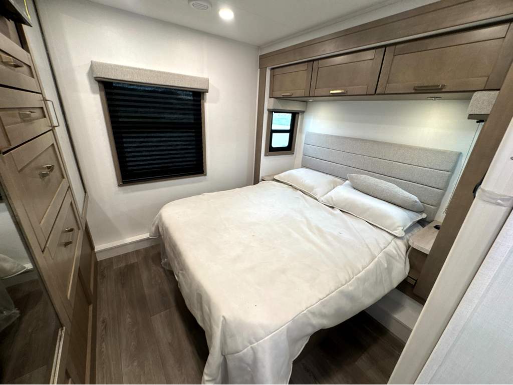 2027 ENTEGRA COACH ODYSSEY 29V - Image 18
