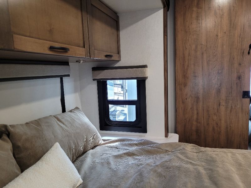 2026 Entegra Coach Esteem XL 32U - Image 22