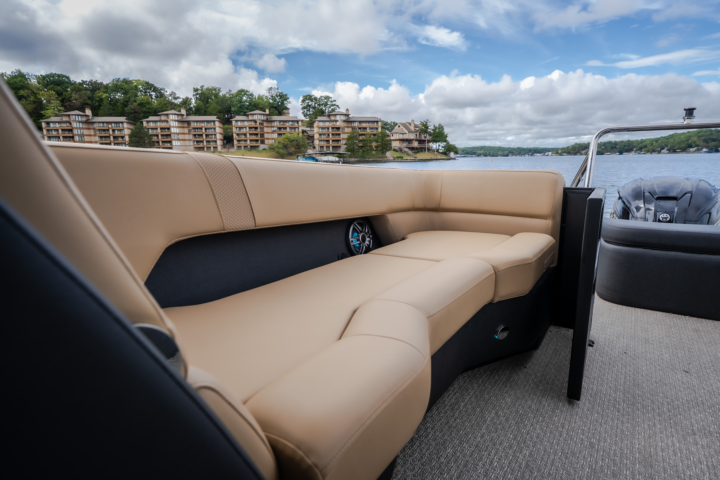 2026 Evotti 525 Quad Lounge - Image 50