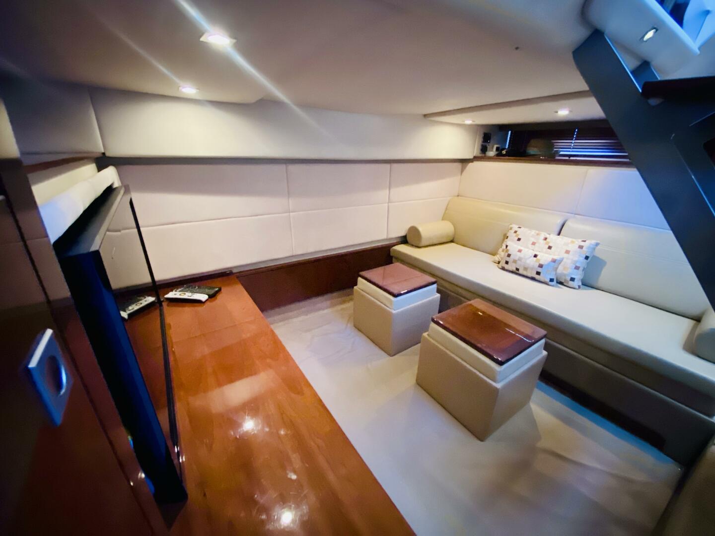2010 Sea Ray 450 Sundancer - Image 65