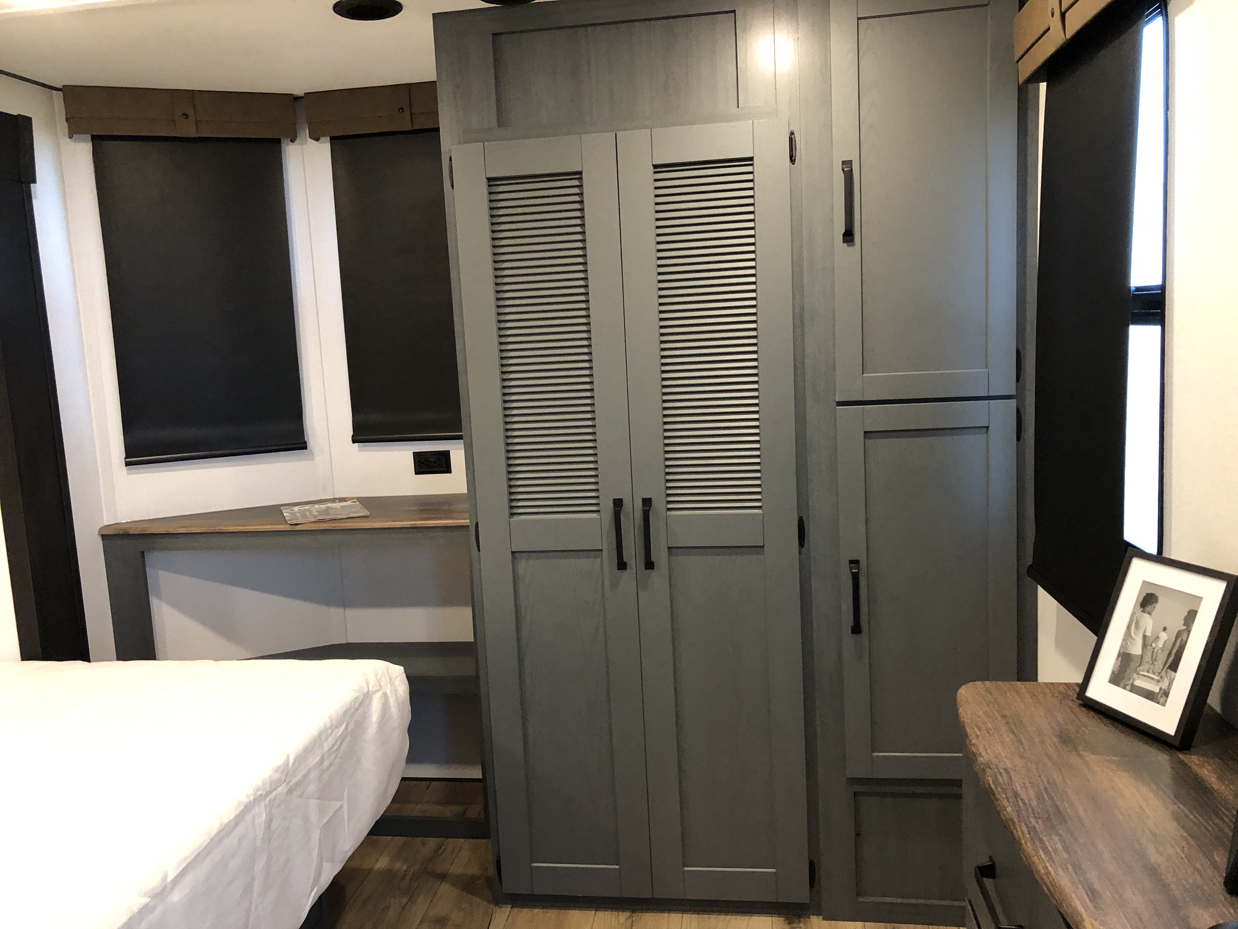 2026 Forest River Puma Vista 421LFT - Image 37