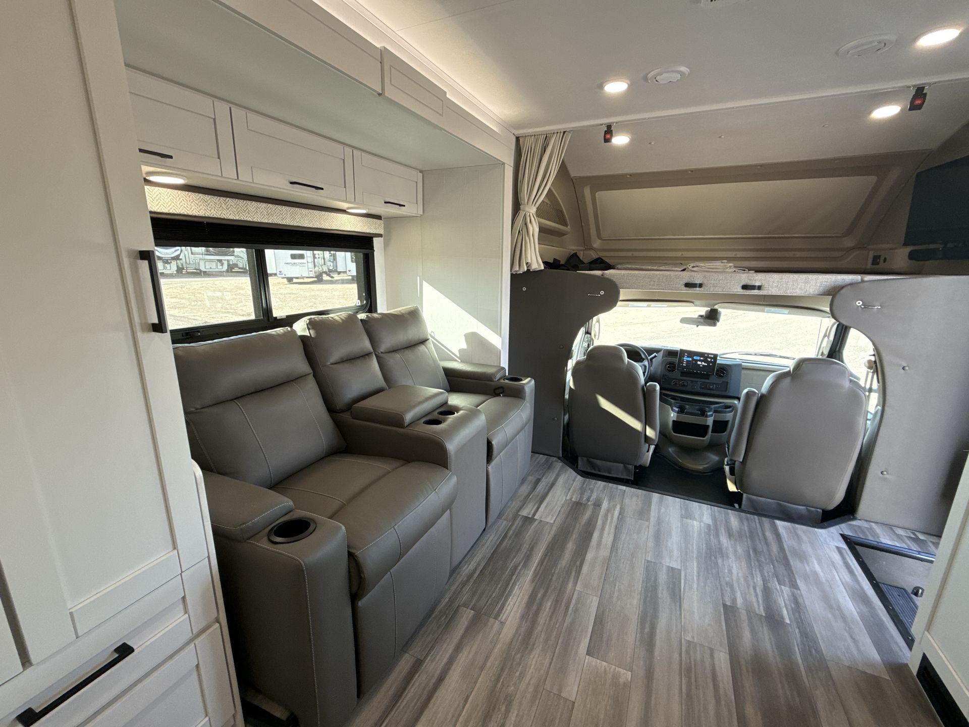 2026 Entegra Coach Odyssey 24B - Image 16