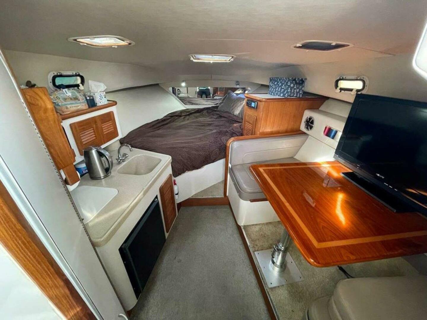 1998 Pursuit 3000 Express - Image 7