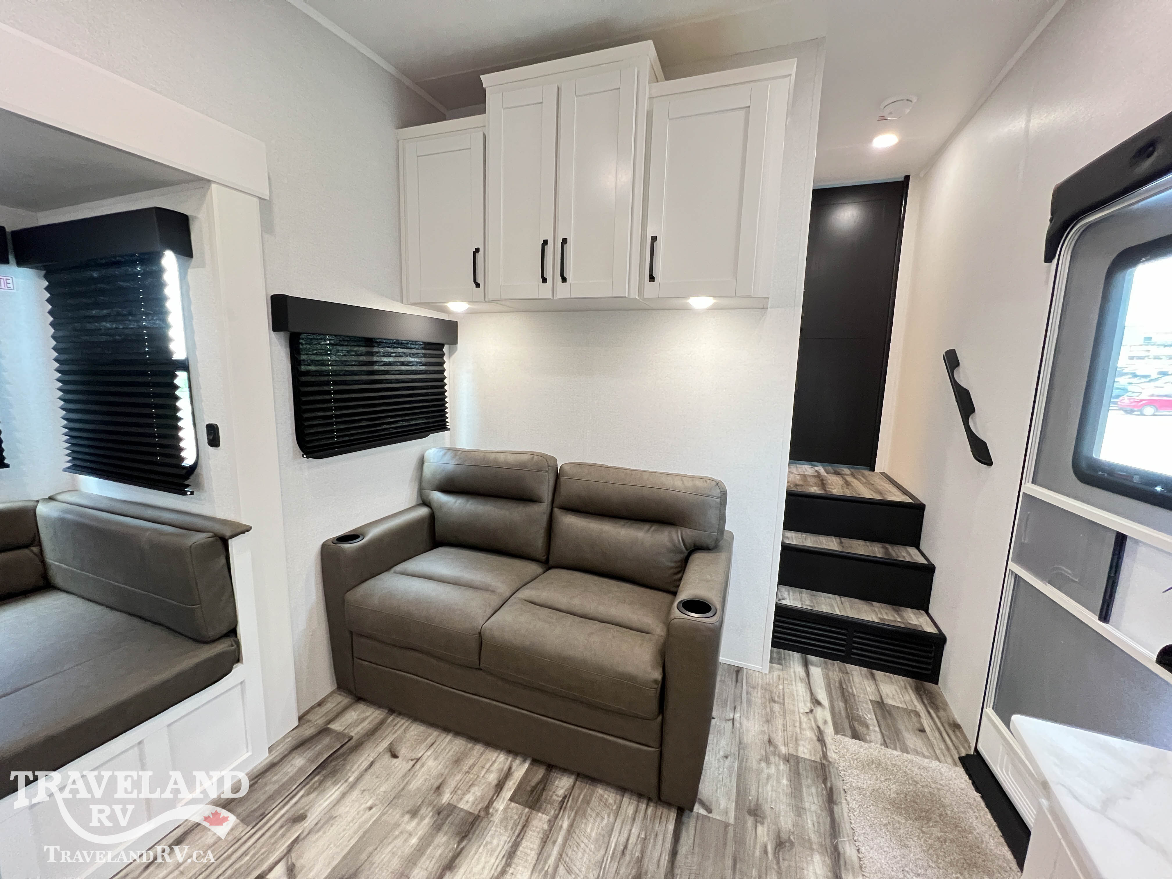 2027 Highland Ridge Roamer Light Duty 28DBSS - Image 23