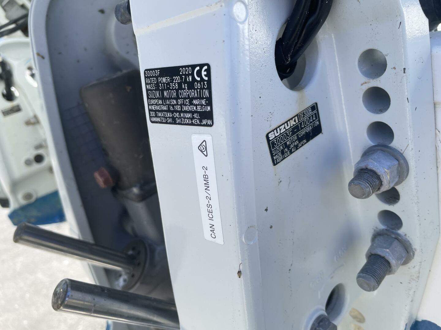 2004 Pro-Line 30 Express Walkaround - Image 9