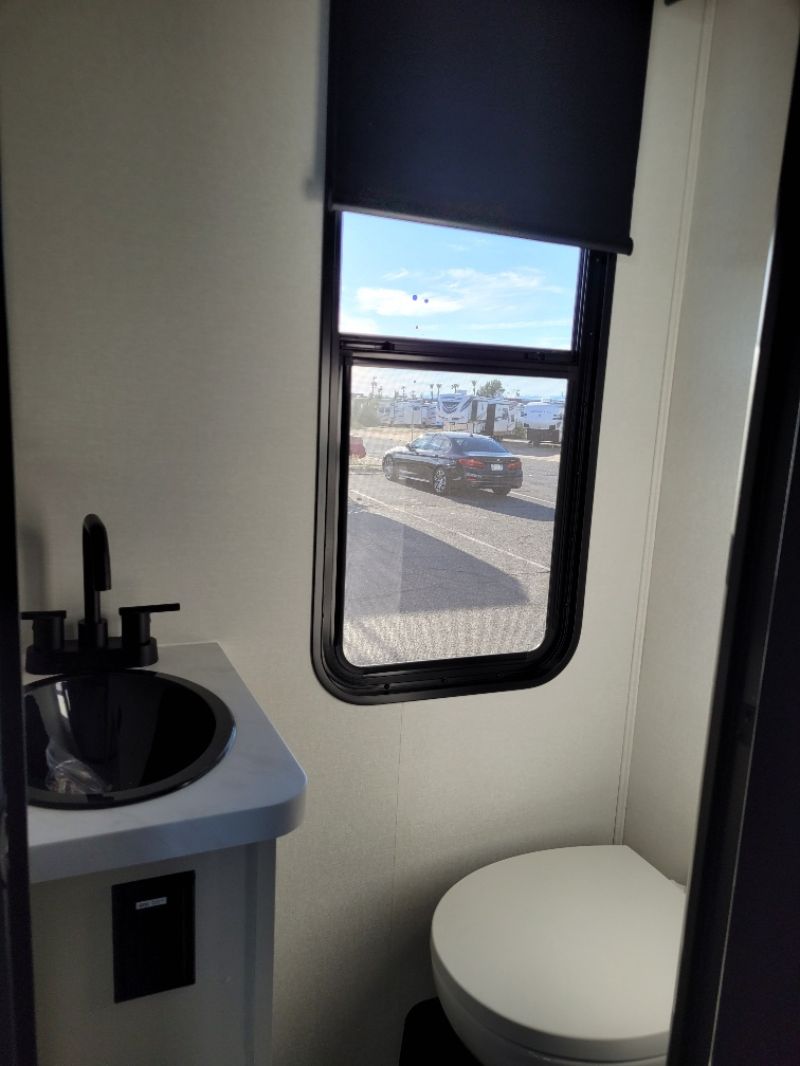 2026 Grand Design Momentum G-Class Fifth Wheel 394G - Image 16