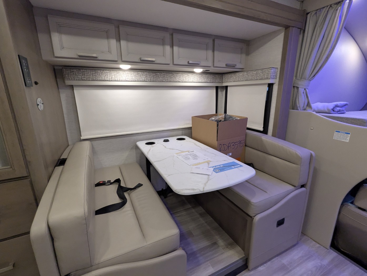 2026 Thor Motor Coach Omni Trail S29 - Image 20