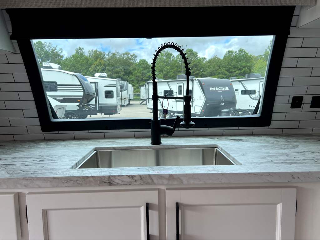 2026 VENTURE RV SPORTTREK 251VFK - Image 13