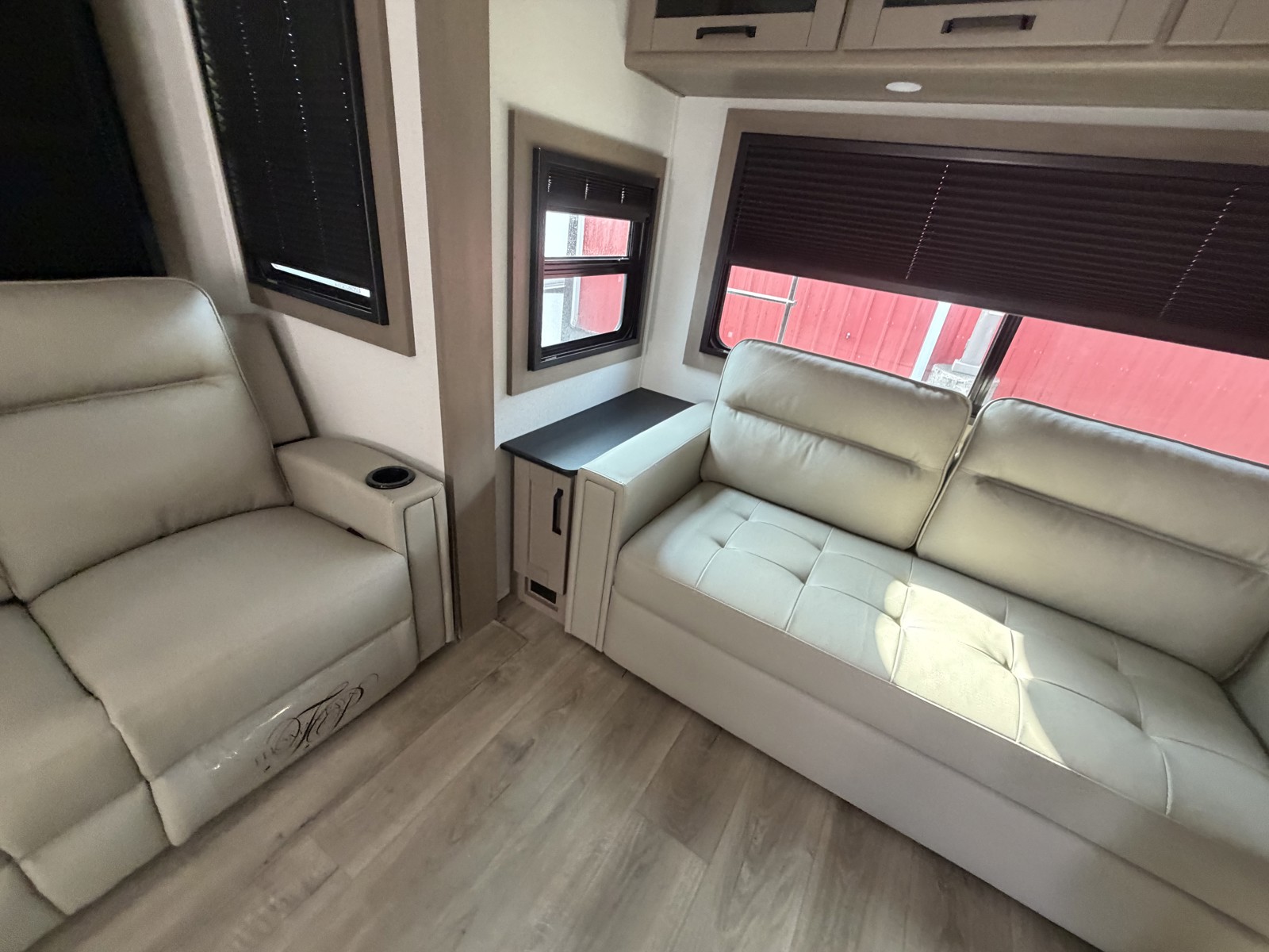 2026 GRAND DESIGN 303RLS - Image 30