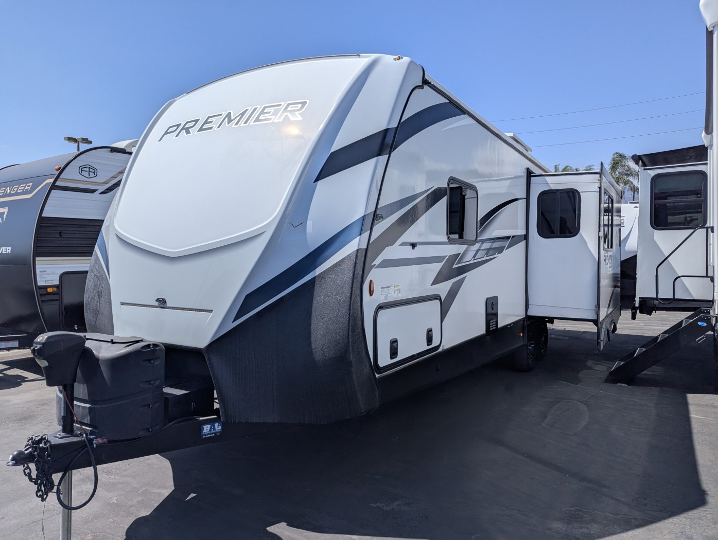 2023 Keystone Premier 25RKPR - Image 3