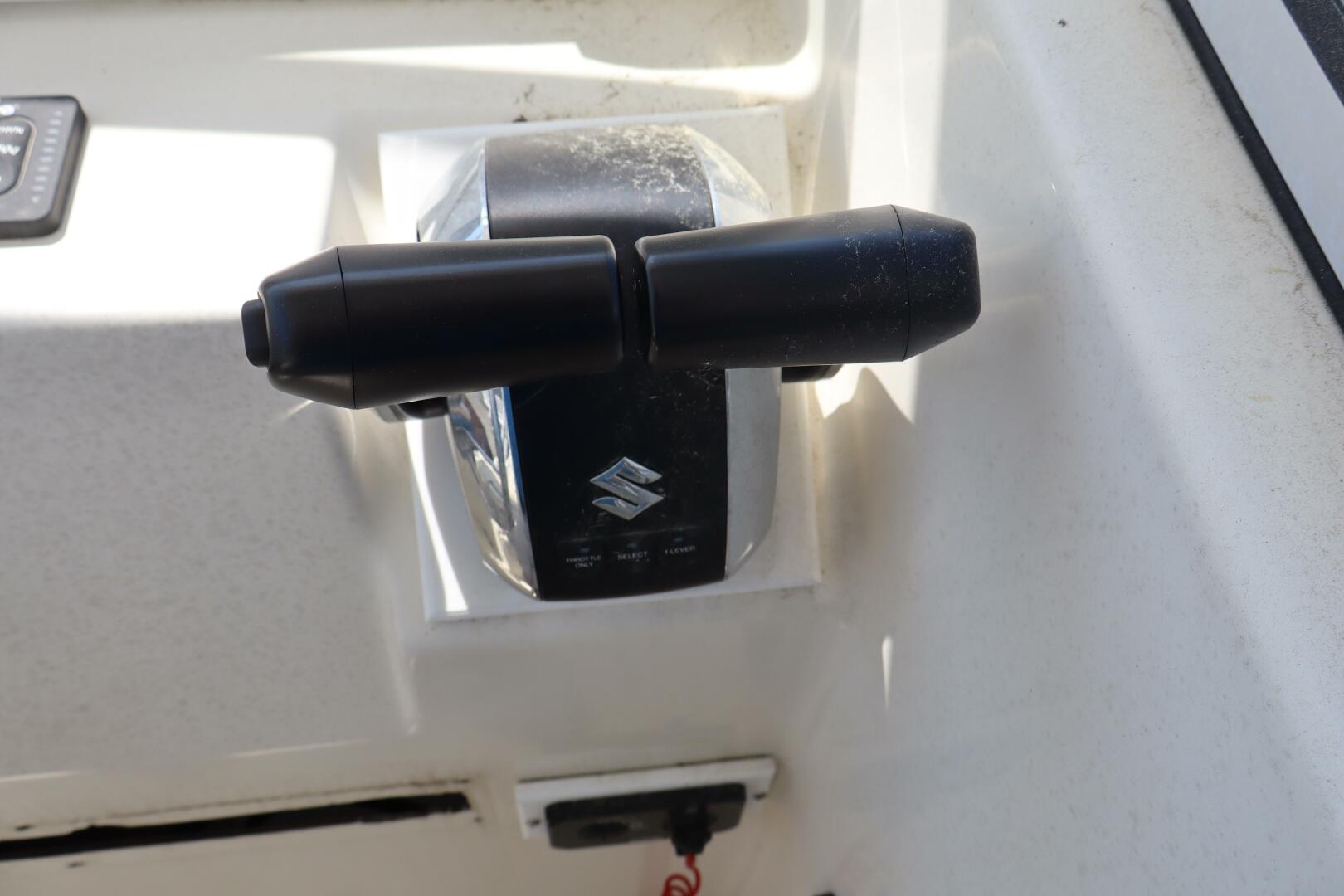 2005 Sea Boss 235 Walkaround - Image 15