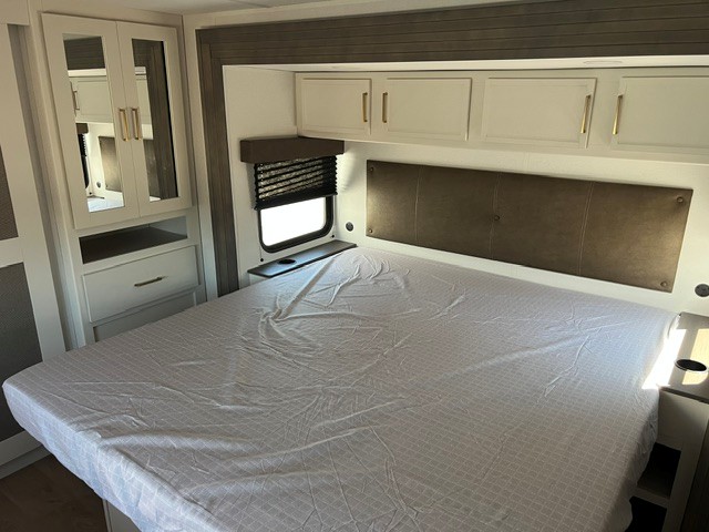 2027 Grand Design Transcend 315RKT - Image 20