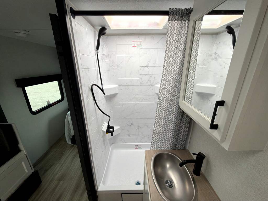 2026 VENTURE RV SPORTTREK STINGER 181VRK - Image 21