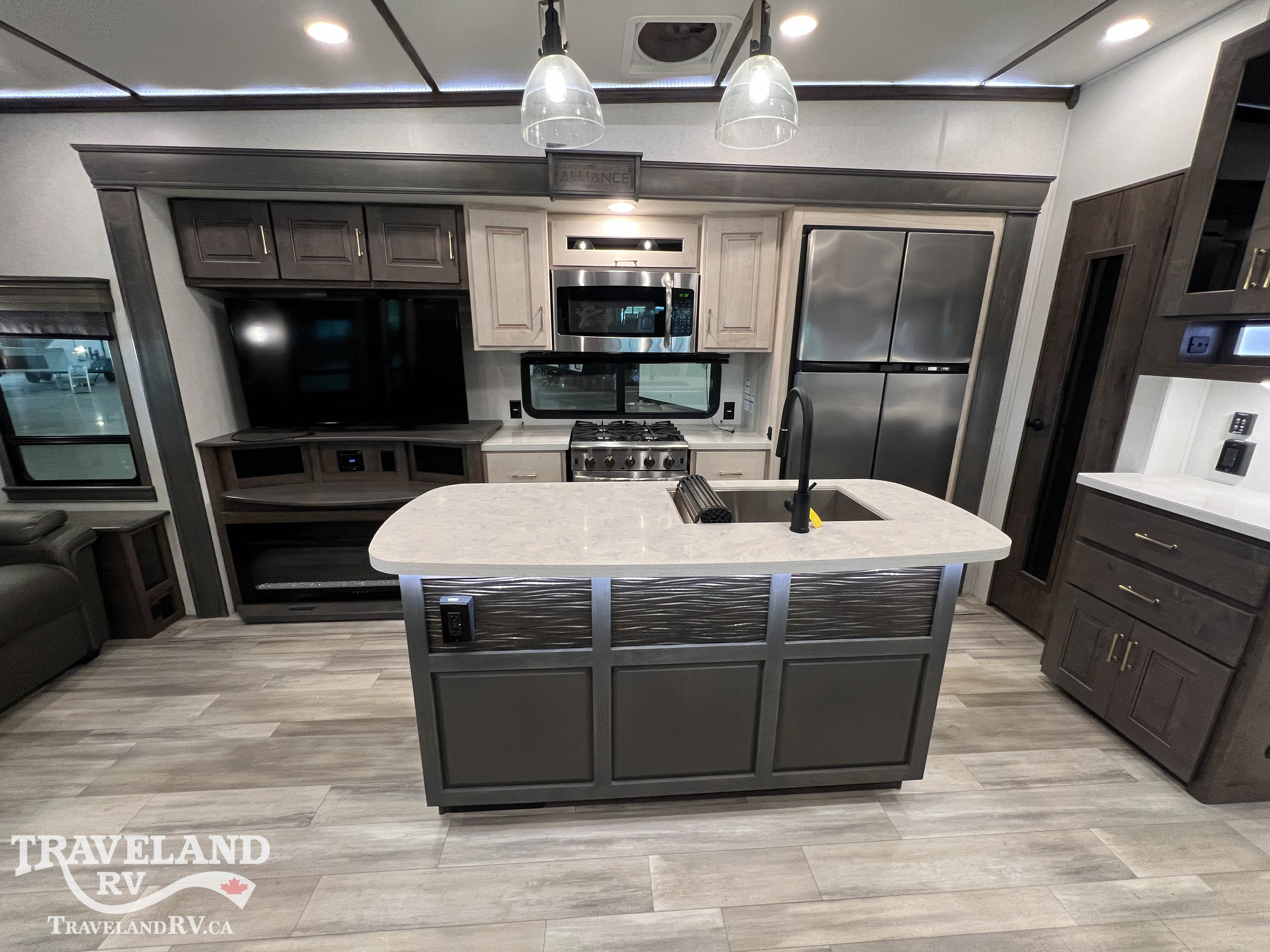 2022 Alliance RV Paradigm 390MP - Image 9