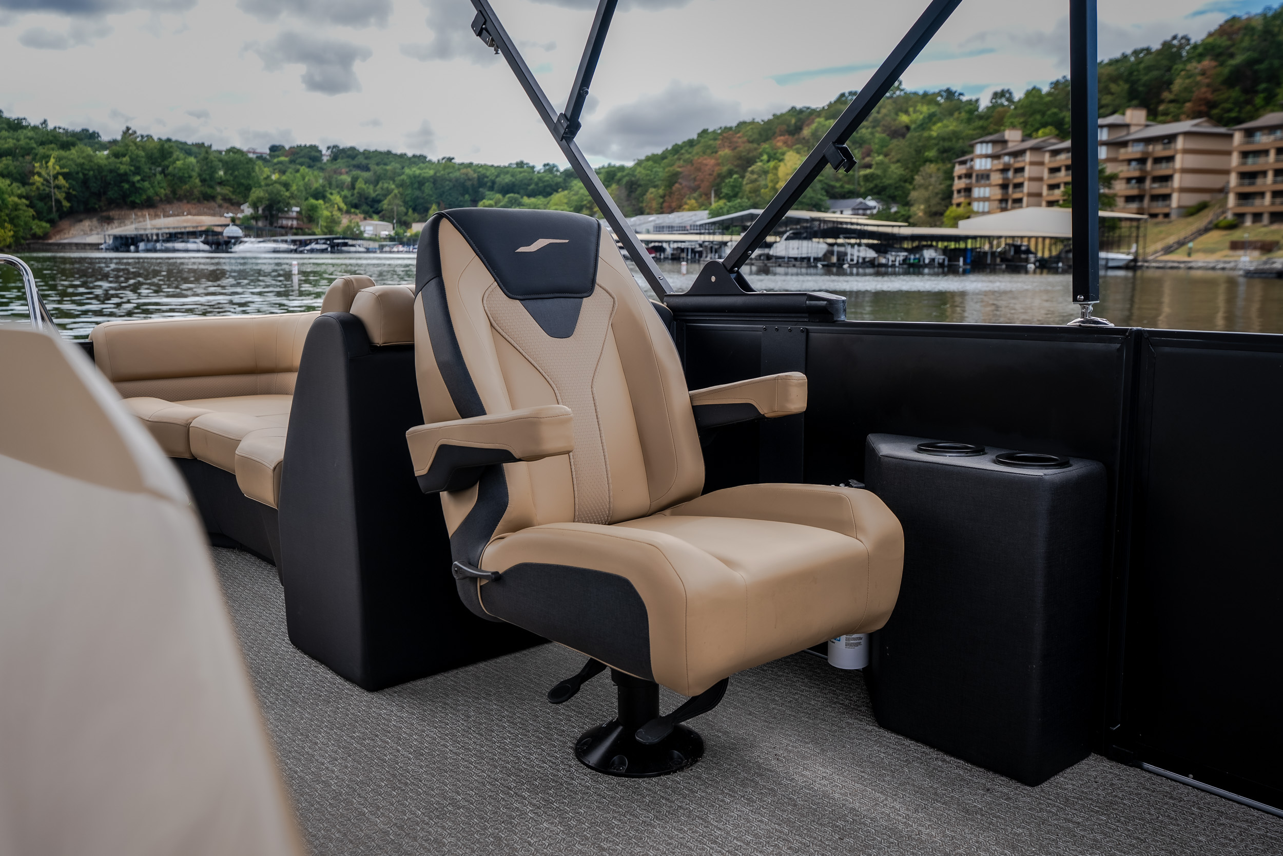 2026 Evotti 525 Quad Lounge - Image 18