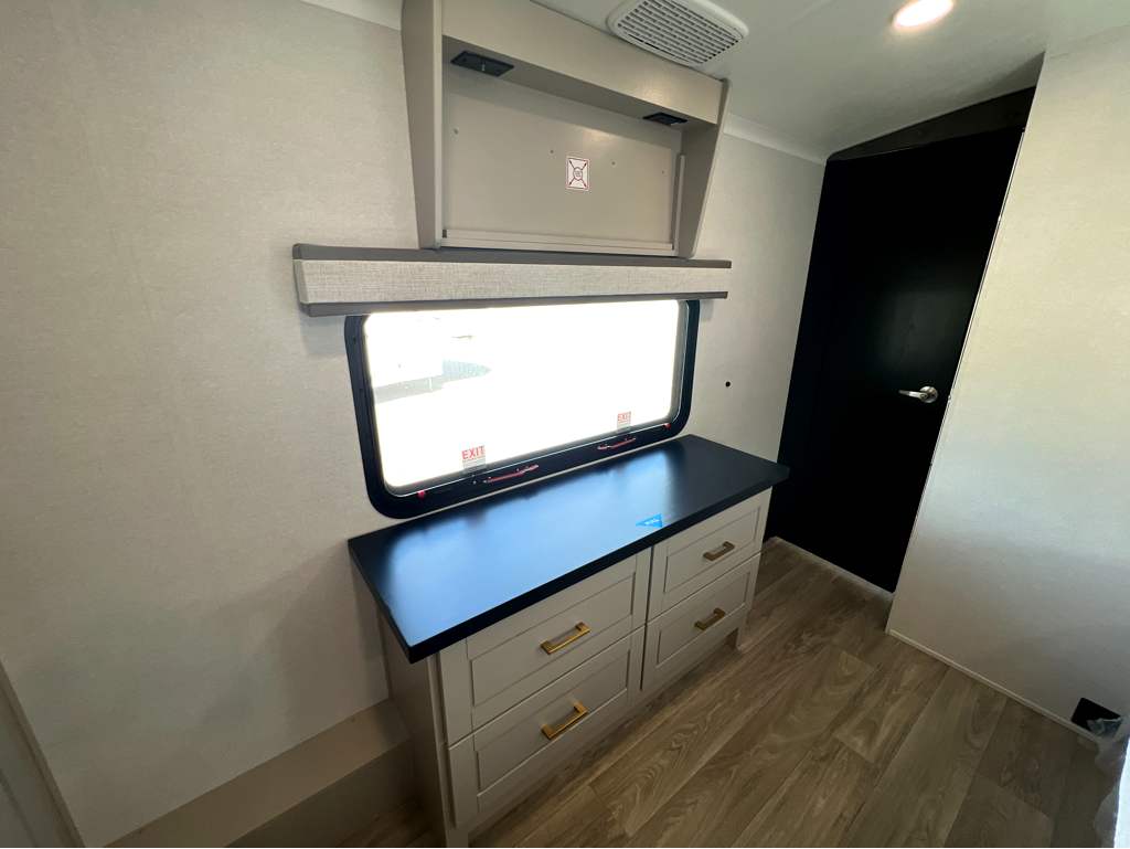 2027 JAYCO NORTH POINT 361RLBH - Image 24