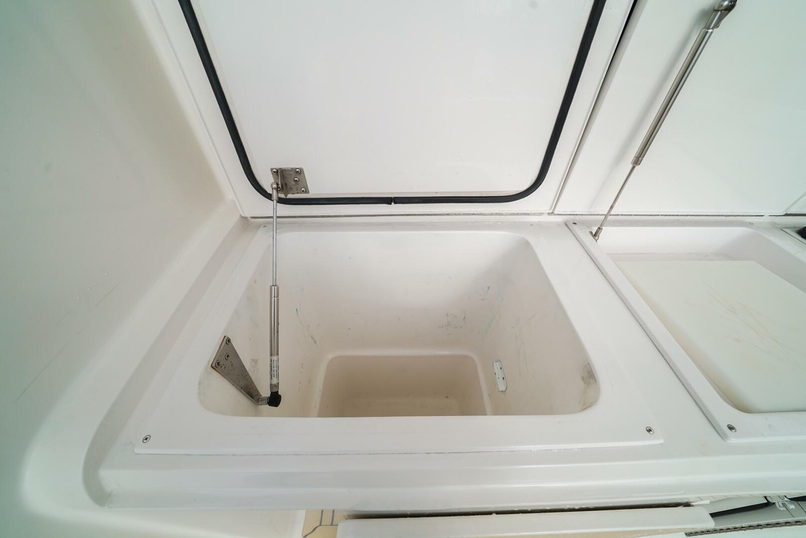 2007 Viking 45 Convertible - Image 29