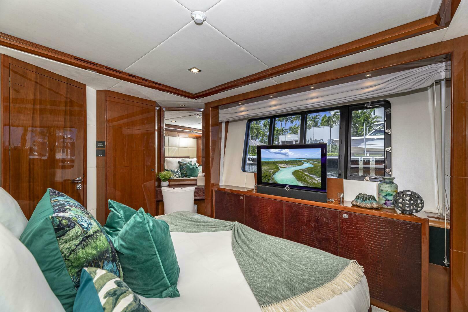 2012 Princess 32M - Image 43